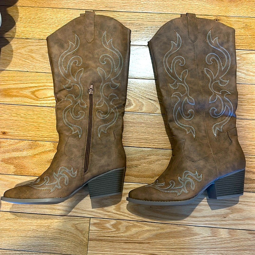 Mayberry Cowgirl Boots, Size 8, Not Worn